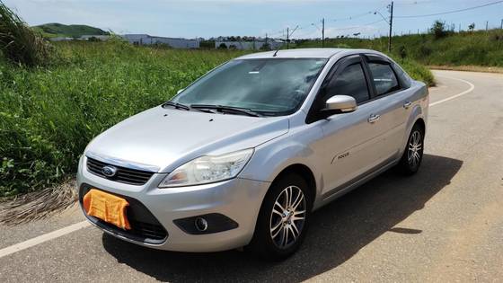 FORD FOCUS 2.0 GLX 16V FLEX 4P MANUAL